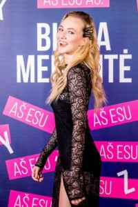 Bloga mergaitė 1 Sezonas